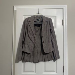 Ladies skirt set.